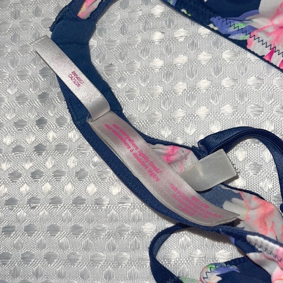 PINK Victoria Secret Bra - Picture 4 of 4